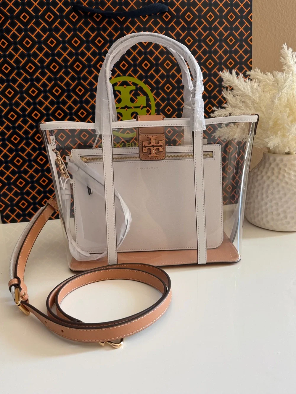 NWT , BLAKE CLEAR SMALL TOTE 156485 CLEAR / OPTIC WHITE